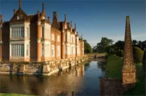 Helminghmam Hall hosts Suffolk Dog Day round the corner from our self-catering Holiday Cottages in Suffolk
