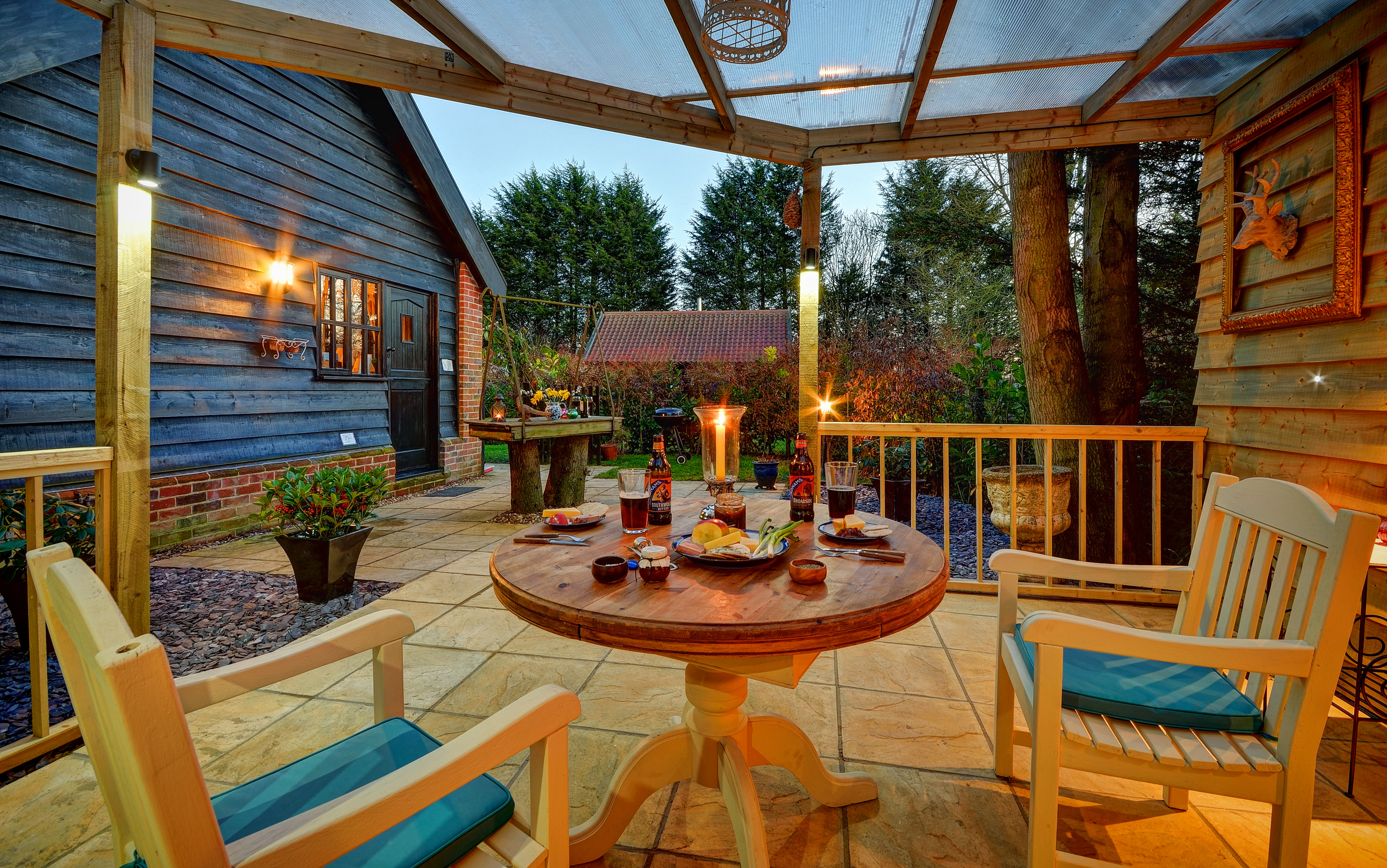 Al Fresco dining in ur holiday cottages in Suffolk