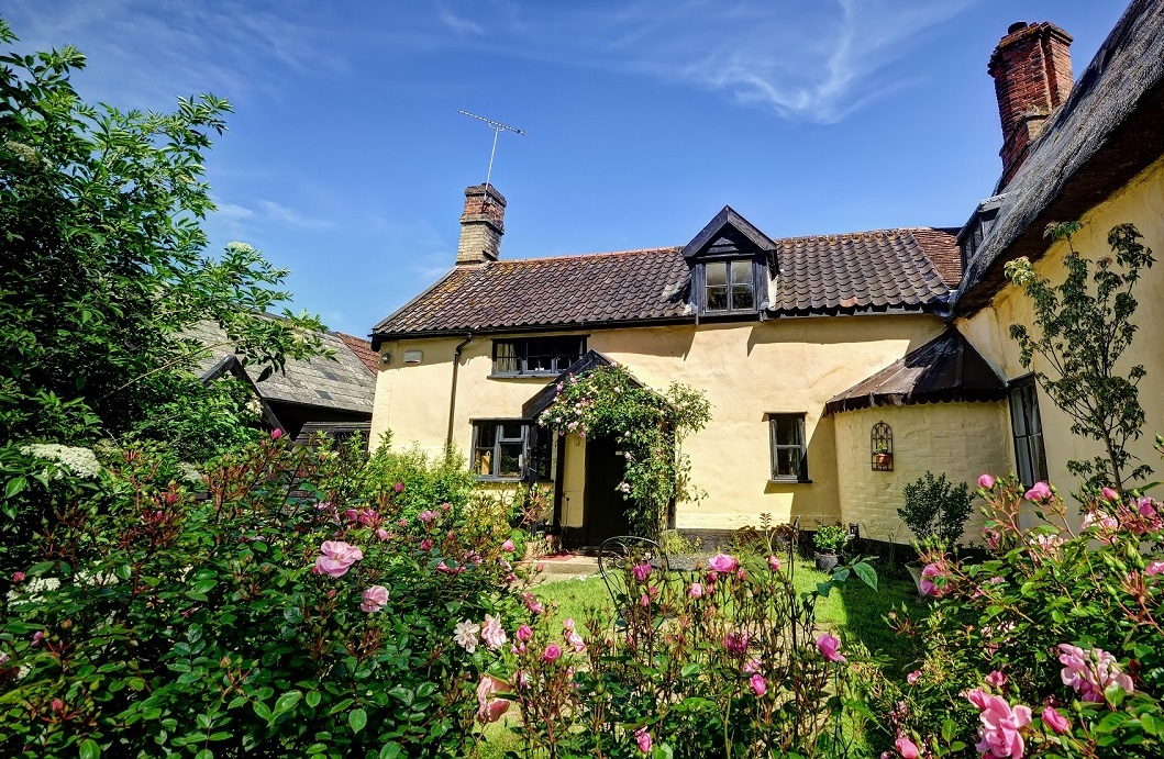Luxury Suffolk Cottages at Woodfarm barns