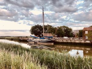 dutch holiday barge