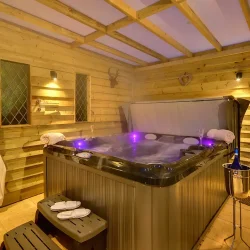 hot tub meadow view cottage
