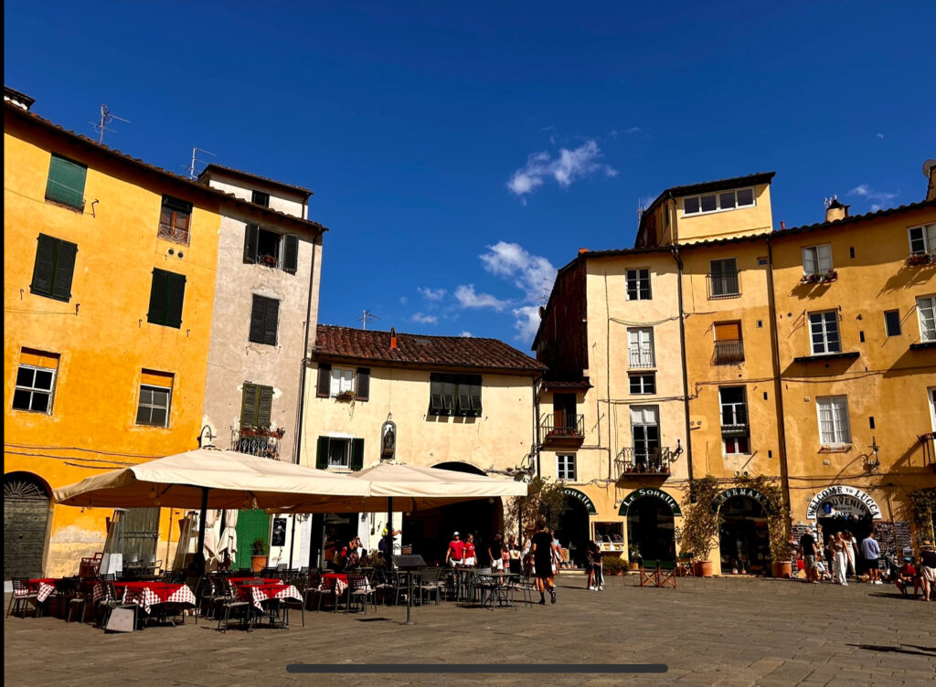 Piazza dell' Anfiteatro