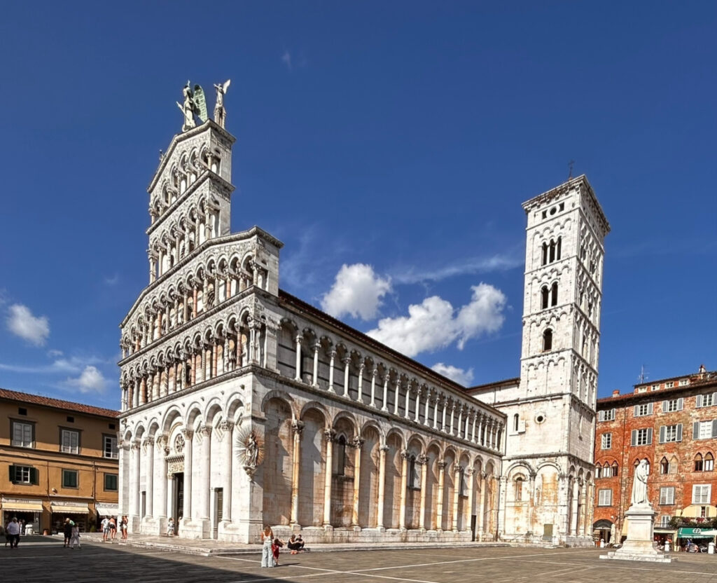 Piazza San Michele, Lucca