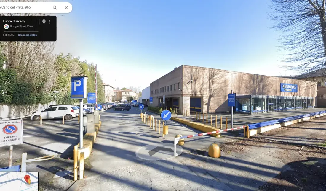 Entrance to Euronics car park in Lucca